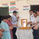 प्रदेश कांग्रेस मुख्यालय में पंडित नेहरू की 61 वीं पुण्य तिथि पर कांग्रेस कार्यकर्ताओं ने श्रद्धांजलि अर्पित की