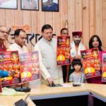 सीएम धामी ने मंगलेश डंगवाल द्वारा रचित ‘‘श्री गणेश मंगलाचरण‘‘ का विमोचन किया