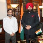 राज्यपाल ले.ज. गुरमीत सिंह से की केंद्रीय शीतजल मात्स्यिकी अनुसंधान संस्थान के निदेशक एवं प्रधान वैज्ञानिक डॉ. पतियाल ने भेंट
