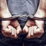 चरस के साथ आरोपी को पुलिस ने पकड़ा