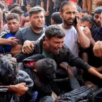 ग़ाज़ा में राहत सामग्री का इंतजार कर रहे फलस्तीनियों पर हमला, 51 की मौत, 200 से अधिक घायल