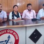 उत्तराखंड के सभी जिलों से जुटे बेरोजगार नर्सिंग महासंघ के नर्सिंग कर्मियों ने स्वास्थ्य मंत्री धन सिंह रावत से लगाई गुहार