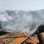 कबाड़ी बाजार में लगी भीषण आग