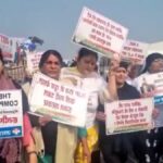 कांग्रेस नेत्रियों को केन्द्रीय मंत्री के कार्यक्रम में जाने से  रोका,पुलिस के चंगुल से छुटकर भाग रही कांग्रेस नेत्री ज्योति रौतेला घायल