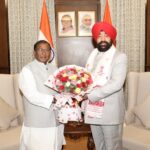 असम दौरे पर राज्यपाल ले.ज. गुरमीत सिंह, राज्यपाल लक्ष्मण प्रसाद आचार्य से की भेंट