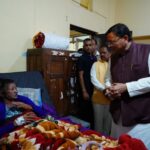 मुख्यमंत्री ने जिला अस्पताल का दौरा कर मरीजों का हालचाल जाना