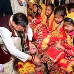 अल्मोड़ा डोल आश्रम में सीएम धामी ने 1100 कन्याओं के साथ किया श्री पीठम स्थापना महोत्सव का पूजन