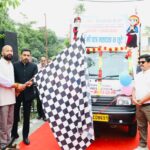 मतदाता सूची के विशेष पुनरीक्षण में जुटेगा प्रशासन, डीएम ने हरी झंडी दिखाकर रवाना किए जागरूकता रथ