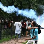 पेपर लीक विवाद: संसद मार्च के दौरान प्रदर्शन, पुलिस ने छोड़े आंसू गैस के गोले, कई हिरासत में