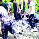हिमाचलः सड़क की बदहाली से परेशान ग्रामीणों ने संभाला मोर्चा, 80 साल बाद भी कंडे के 400 परिवार सड़क सुविधा से वंचित