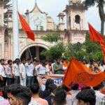 डीएवी पीजी कॉलेज में एबीवीपी प्रत्याशी नवदीप राणा की नामांकन रैली में शामिल हुए मेयर सौरभ थपलियाल