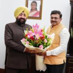 राज्यपाल से मुख्य सचिव आनंद बर्द्धन ने की भेंट