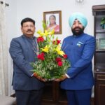 राज्यपाल से नवनियुक्त सेवा का अधिकार आयुक्त दीपेंद्र चौधरी ने की भेंट