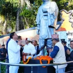 मुख्यमंत्री ने सरदार वल्लभभाई पटेल की प्रतिमा पर पुष्पांजलि अर्पित कर दी श्रद्धांजलि